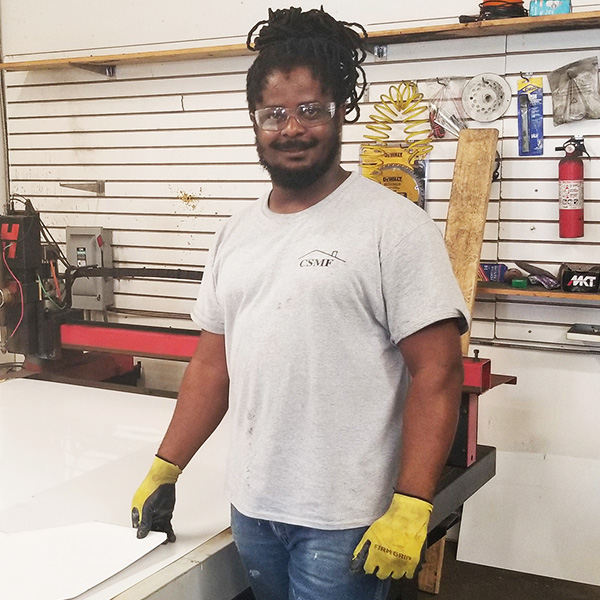 https://www.rhiroofing.com/wp-content/uploads/2020/06/employee-5.jpg